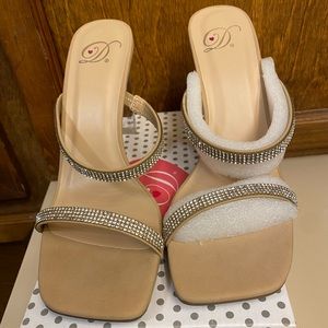 Women’s size 8 Bedazzled Formal Nude Base with Clear Heel
